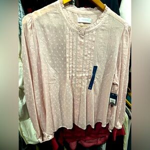 *NEW NEVER WORN* Lucky Brand detailed long sleeved shirt!